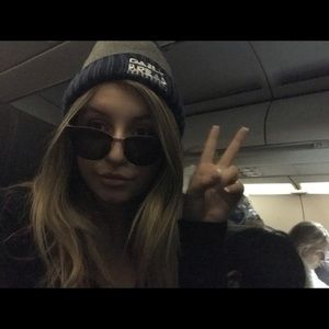 Meet your Posher, Olivia